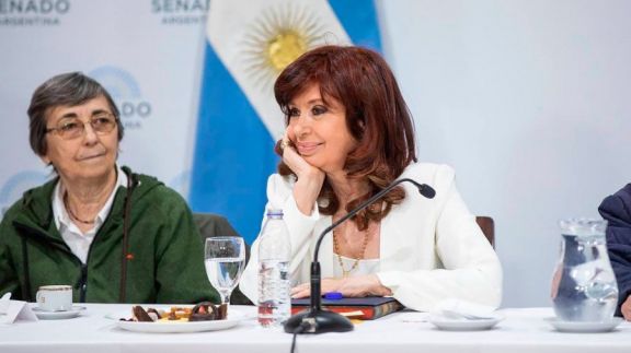 "Estoy viva por Dios y la Virgen", dijo Cristina Fernández