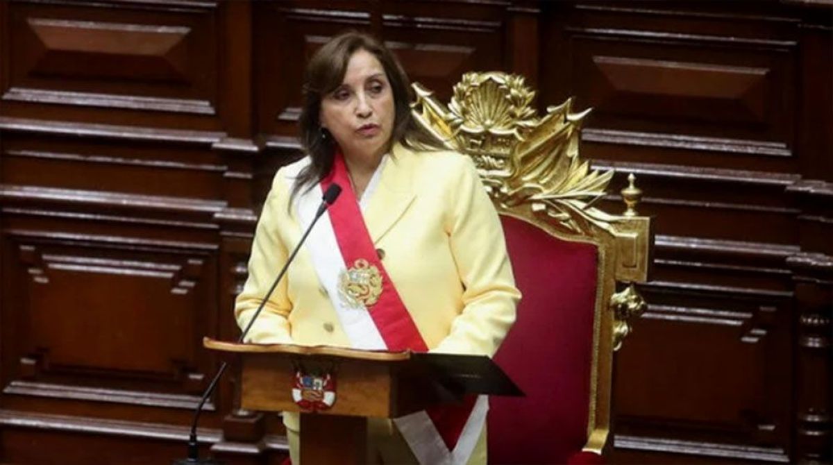 El Congreso de Perú tomó juramento a Dina Boluarte como presidenta en reemplazo del destituido Castillo