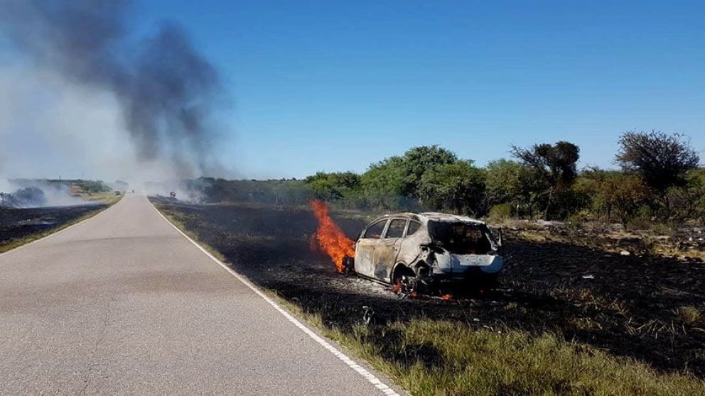 El incendio de un auto casi provoca un desastre en Papagayos