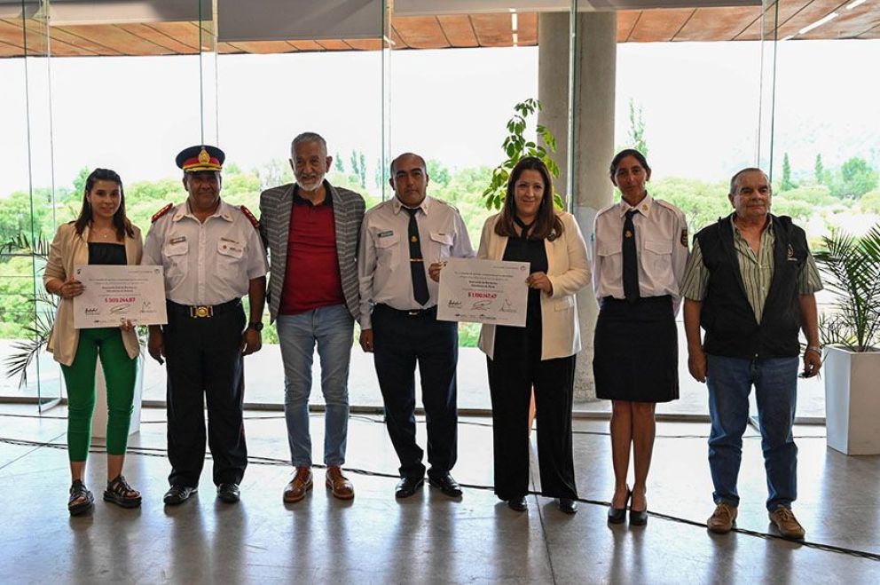El Gobierno entregó subsidios a 34 asociaciones de bomberos voluntarios de San Luis