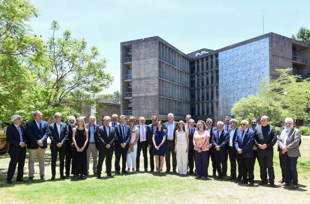 La rectora de la UNLC firmó un convenio para la construcción de su segundo edificio