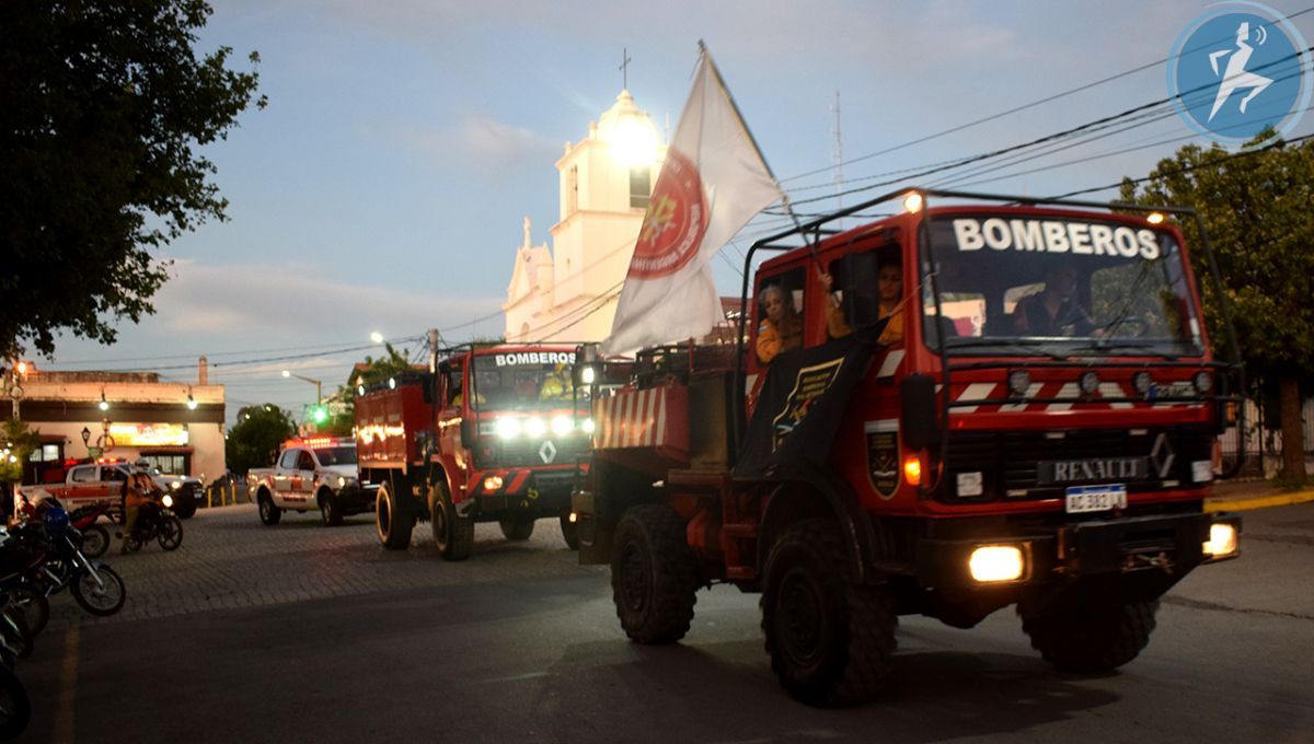 Movilización y "sirenazo" de Bomberos Voluntarios en repudio a las declaraciones del viceministro de ambiente
