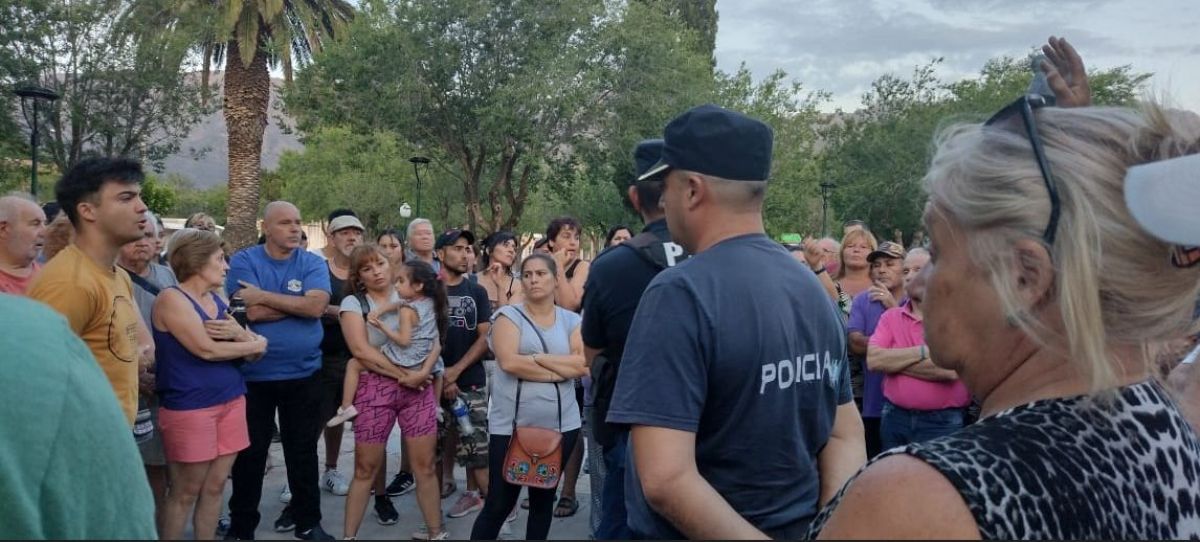 Vecinos autoconvocados de Cortaderas se movilizaron para exigir más seguridad