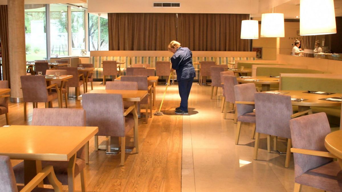 Cinco beneficiarias del plan de inclusión social comenzaron a trabajar en un hotel de Villa de Merlo