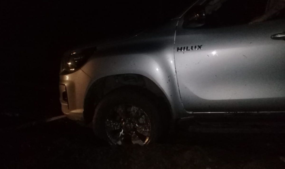 Rescate de una camioneta atascada en el límite de Los Molles y Carpintería