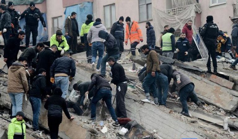 Ya son más de 5.000 los muertos por el terremoto en Turquía y Siria