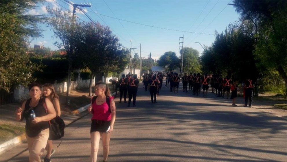 La Aplanadora del Rock en Villa de Merlo: abrieron las puertas del Balneario