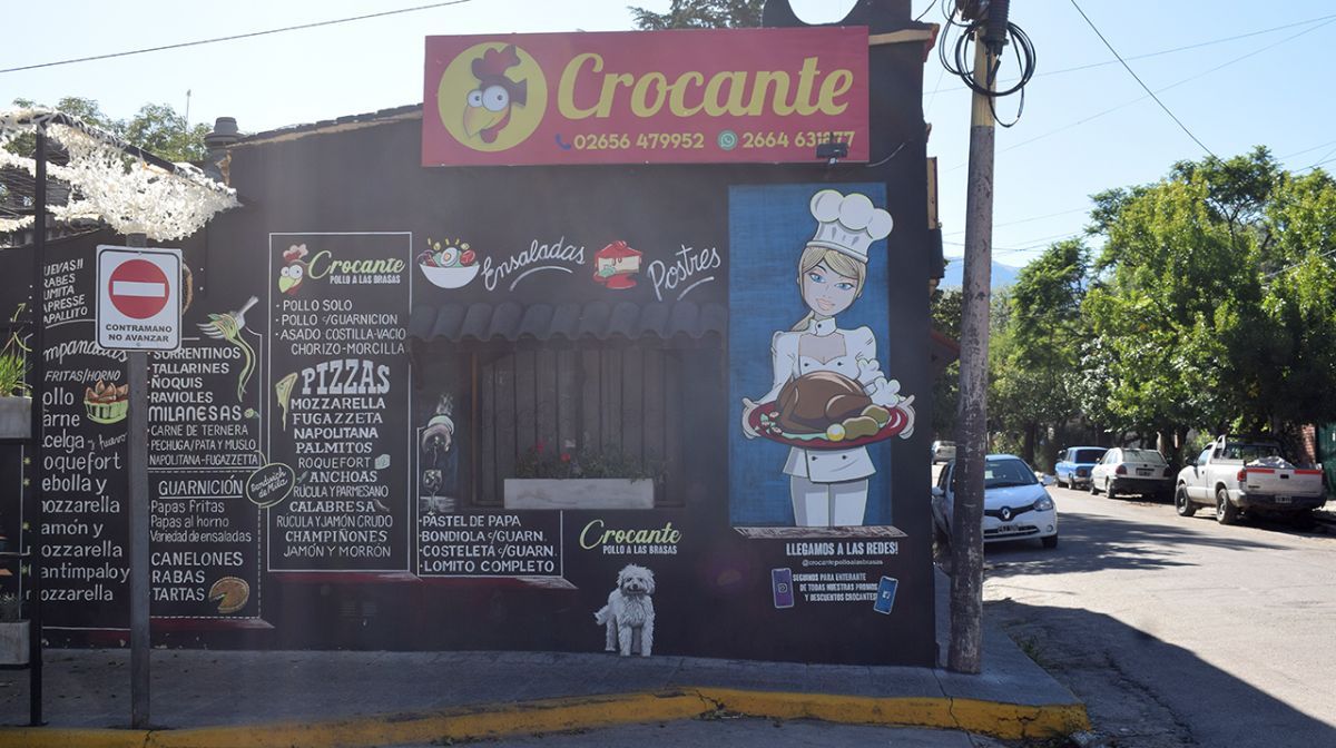 Motochorros en Merlo: robaron a una comerciante en el centro