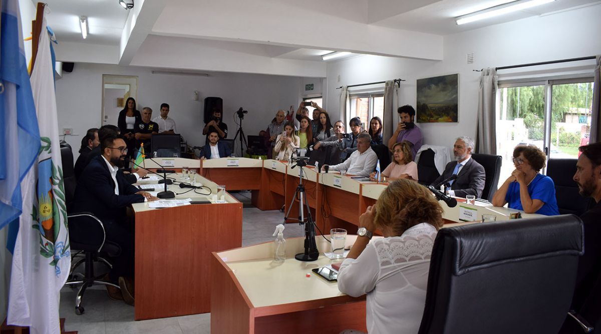 Álvarez Pinto: "Hay una inversión histórica en cantidad de obras que van a beneficiar a todos los merlinos"