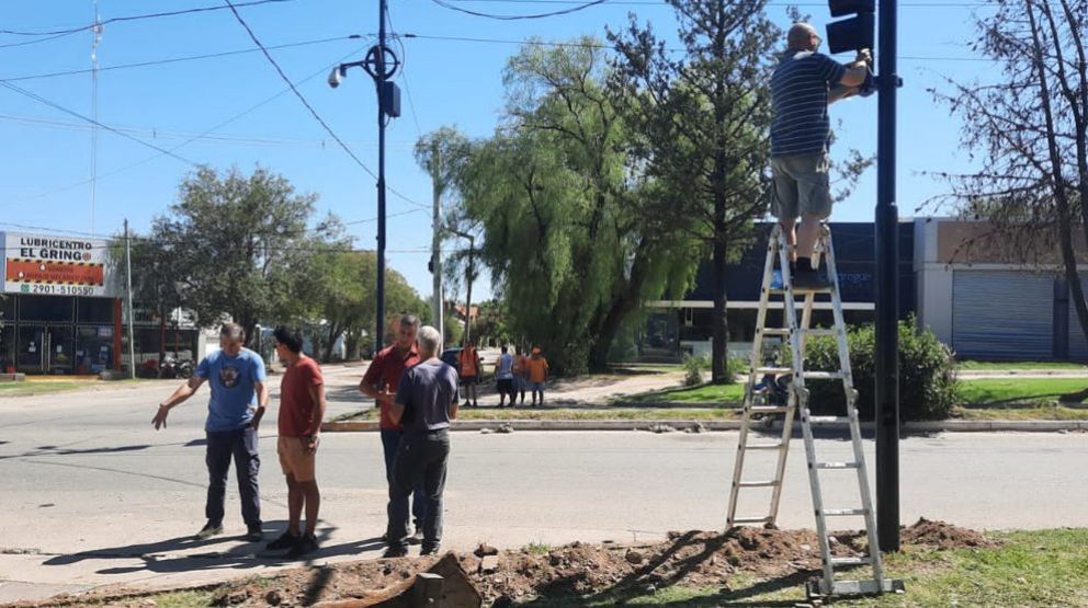 Renuevan los semáforos en la Villa de Merlo