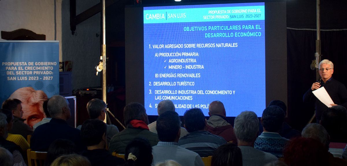 Claudio Poggi presentó su plan de gobierno en Merlo