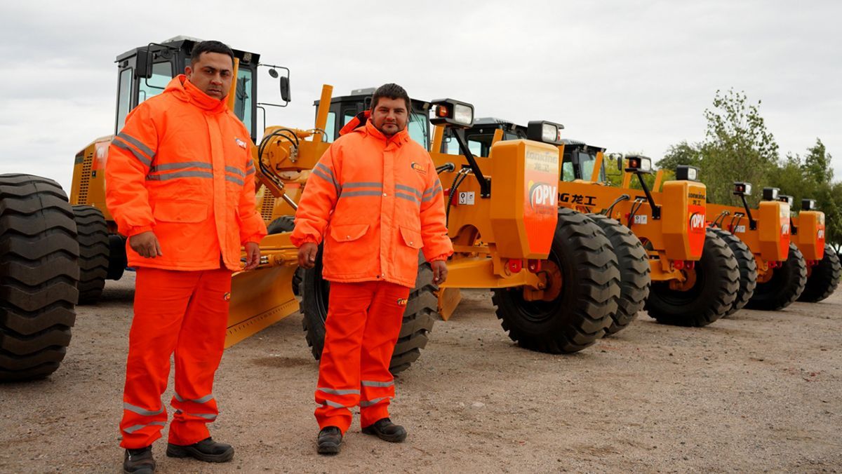 La Provincia adquirió 9 motoniveladoras que se destinarán al mantenimiento de caminos vecinales