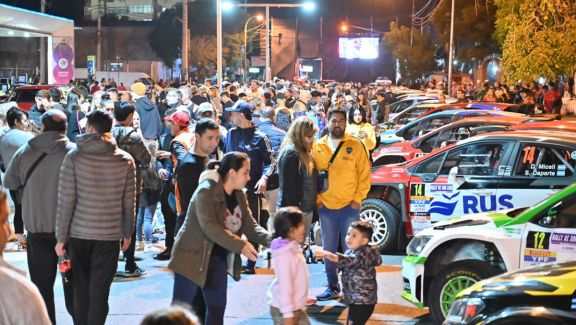 Multitudinaria fiesta de la rampa simbólica del Rally Argentino en San Luis